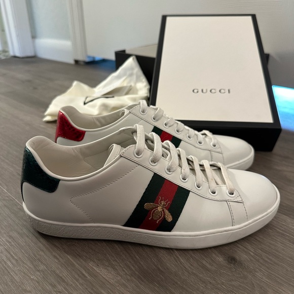 Gucci Women’s Ace Sneaker with Bee - Picture 1 of 6